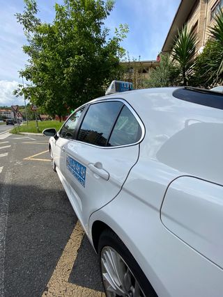 Se vende Licencia de Taxi en San Sebastián 