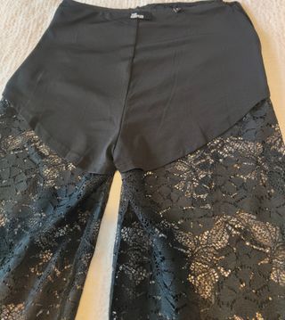 Pantalones campana encaje negro
