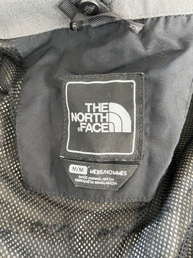 Chaqueta North Face negra, talla M
