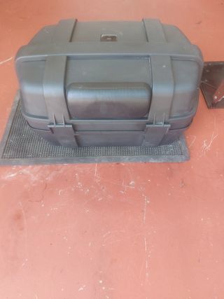  Maleta y soporte  Hyosung Aquila 250