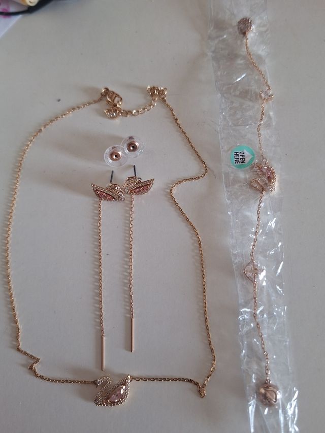 Collar y pendientes cisne dorado rosa y pulsera ✔️