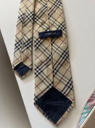 Corbata Burberry