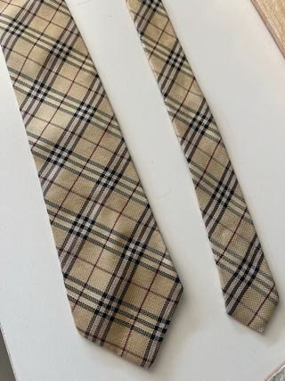 Corbata Burberry