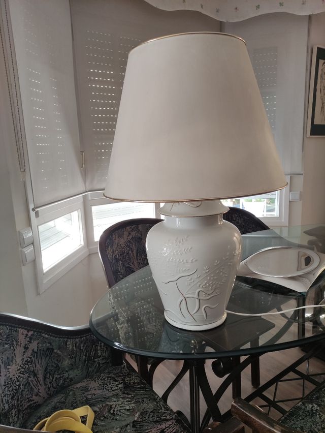 Lampara Cerámica Blanca y Dorada