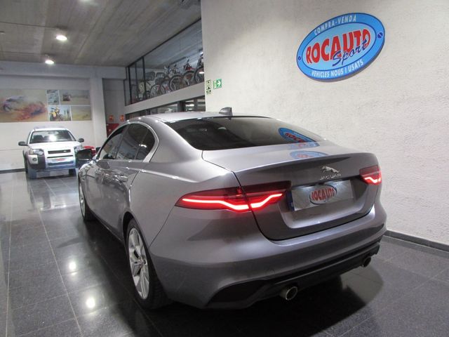 Jaguar XE 2.0 I4