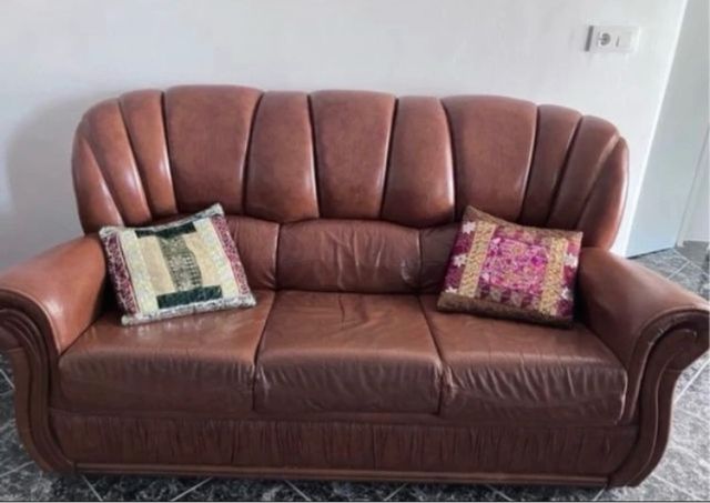 Sofá y dos sillones  vintage de cuero marrón