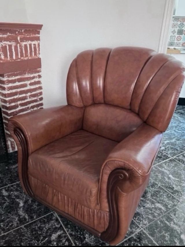 Sofá y dos sillones  vintage de cuero marrón