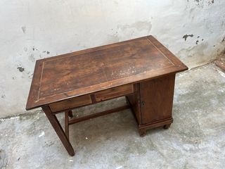 Escritorio antiguo de madera