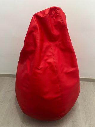 Puff rojo piel sintética