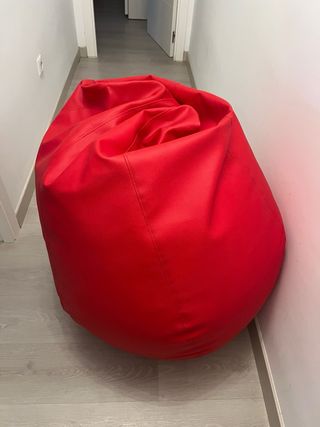 Puff rojo piel sintética