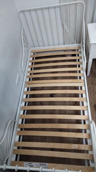 Cama  80 cm x 200 cm, regalo el colchón.