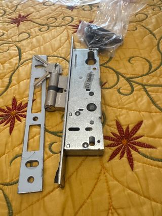 Cerradura puerta 2D 0648