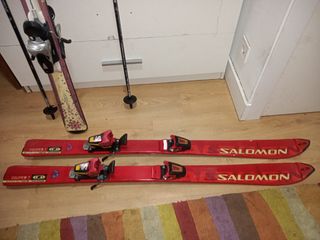 Esquís Salomon + Bastones