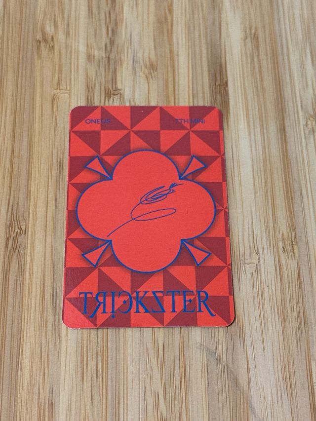 Photocard de Ravn de Oneus del album Trickster