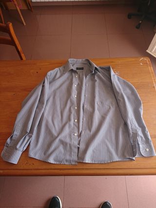 Lote de 3 prendas de ropa, 2 cazadoras 1 camisa