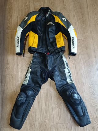 Mono chaqueta+ pantalón moto cuero Dainese.