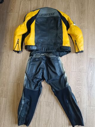 Mono chaqueta+ pantalón moto cuero Dainese.