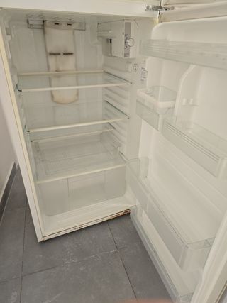 Nevera SHARP 160cm - combi con congelador