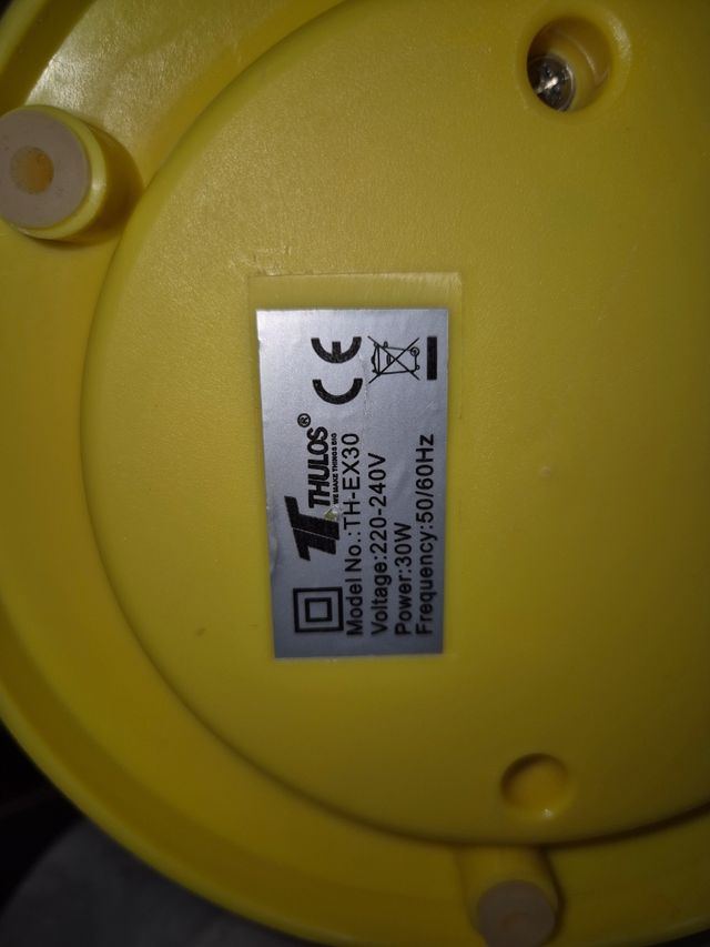 Exprimidor Manual Frutas Amarillo