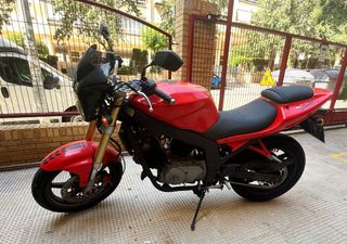 Hyosung Comet GT 250cc roja