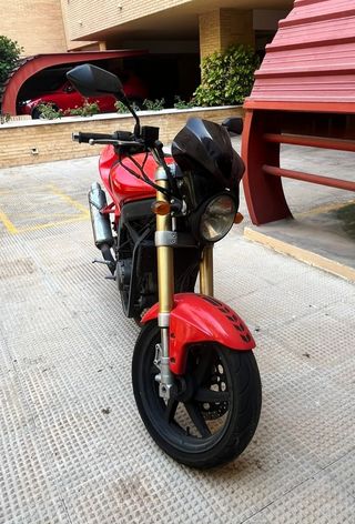 Hyosung Comet GT 250cc roja