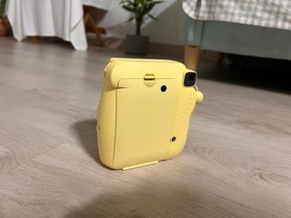 Fujifilm Instax Mini 8 amarilla + funda rosa