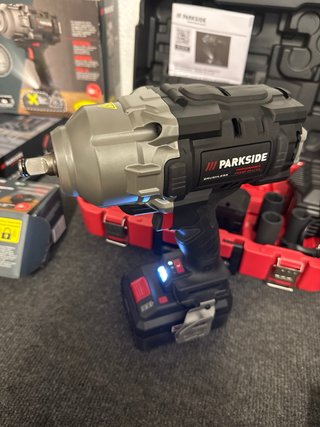 Llave de impacto Parkside 20V performance