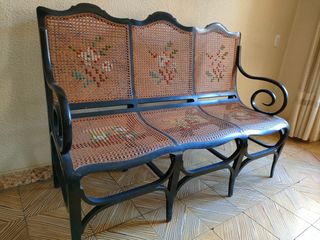 Conjunto sofá, 6 sillas y 2 mecedoras siglo XIX 