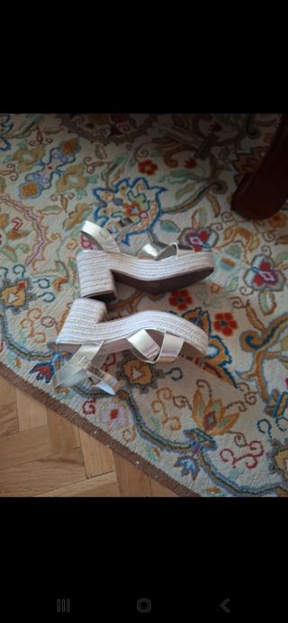 Sandalias plataforma doradas