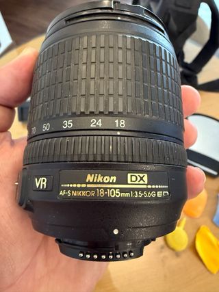 Cámara Nikon D3100 + accesorios