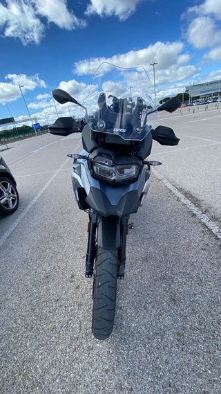 BMW F 750 GS - Sólo 10500 Km.Con top y maletas.