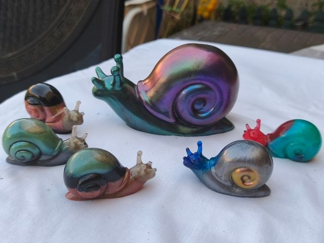 Caracoles de resina: por unidad.