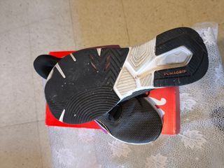 Zapatillas Puma Negras y Moradas