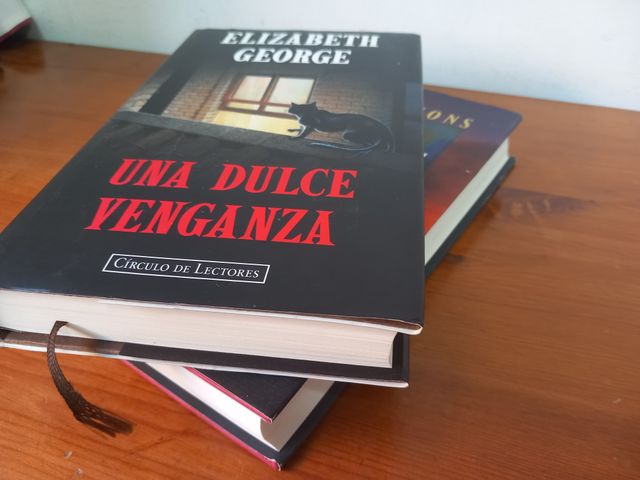 UNA DULCE VENGANZA; LOS FUEGOS DEL EDEN