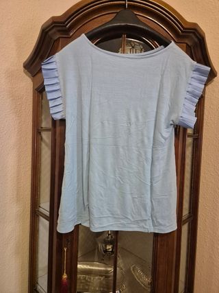 Camiseta azul plisada manga corta