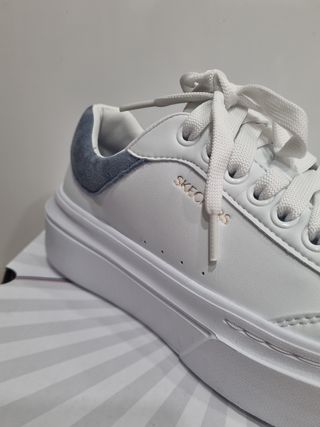 Skechers Cardova: Zapatillas blancas y azules