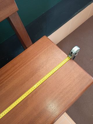 2 bancos madera maciza marrones,solo quedan dos