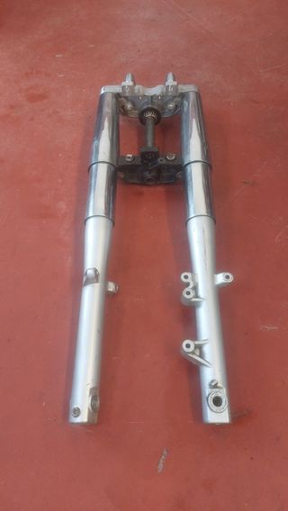 Horquilla Hyosung Aquila 250 (2002)