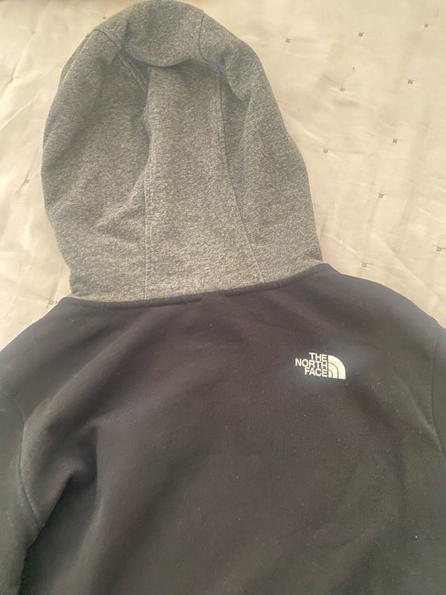Sudadera The North Face negra y gris