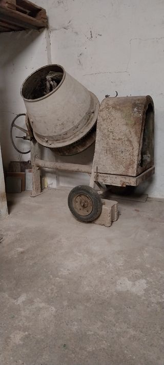 Hormigonera vendo o cambio por algo que me interes