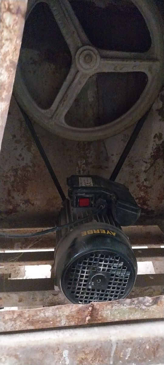 Hormigonera vendo o cambio por algo que me interes