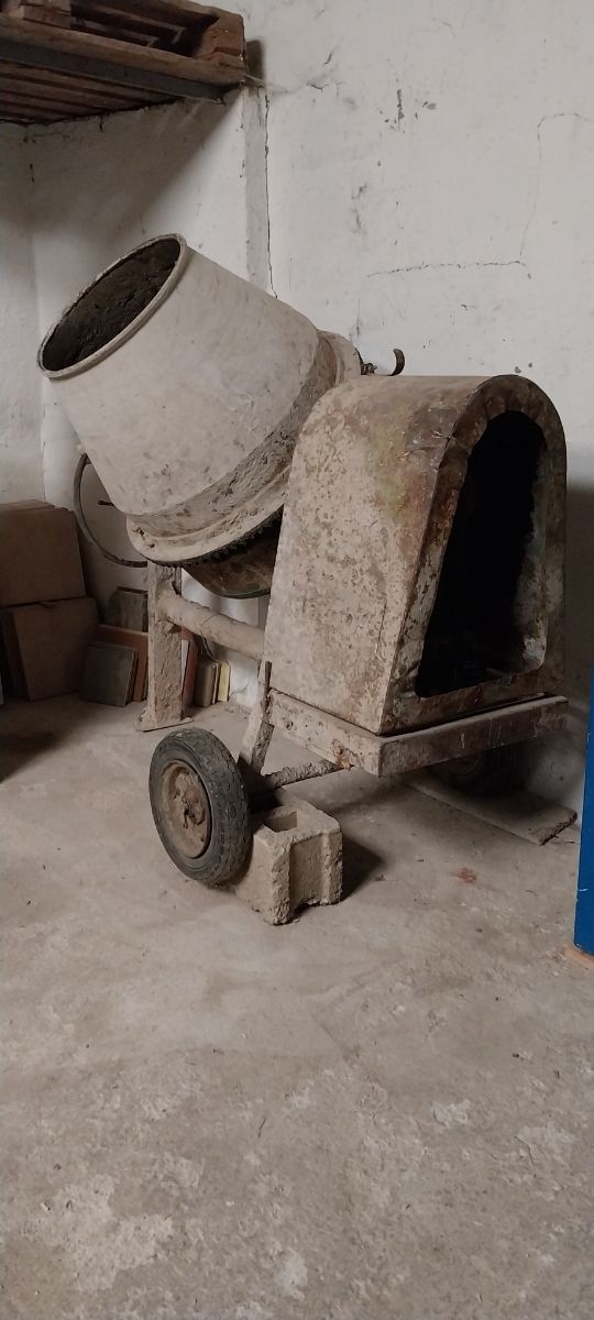 Hormigonera vendo o cambio por algo que me interes