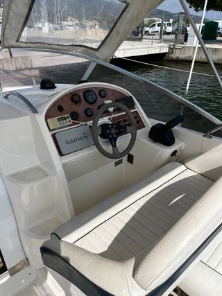 RIO 700 Cruiser - Embarcación