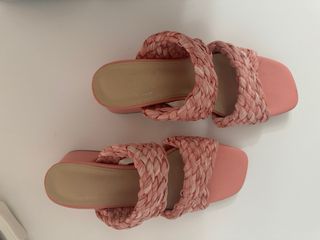 Sandalias rosa tejido