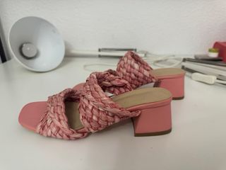 Sandalias rosa tejido