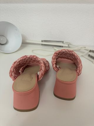 Sandalias rosa tejido
