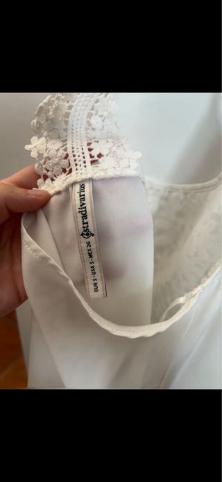 Blusa blanca Stradivarius c/encaje