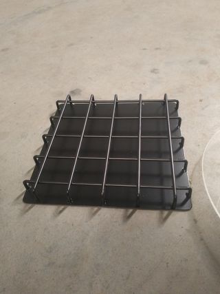 Soporte acrílico 3 pisos + rejilla