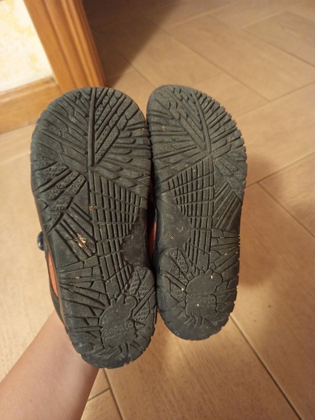 Zapatillas niño talla 27