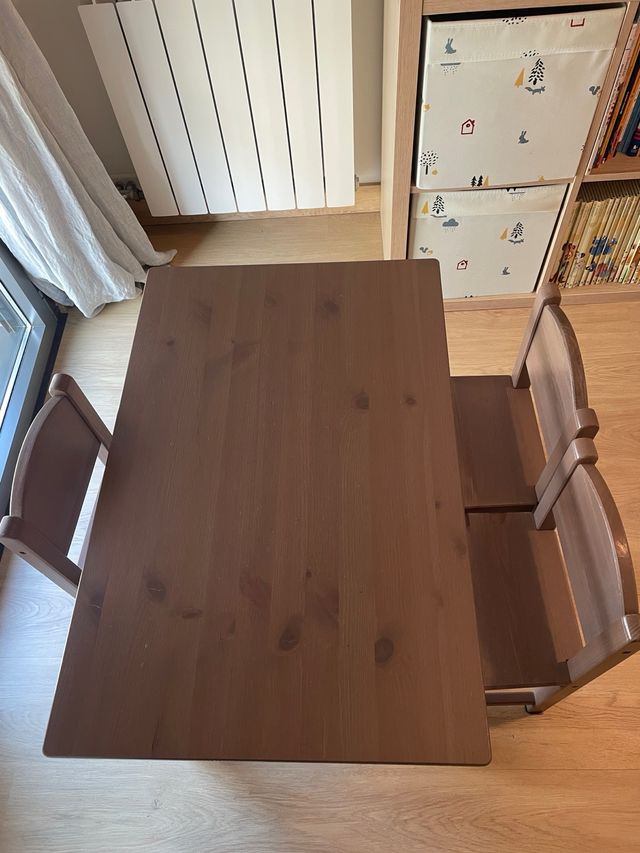 Mesa infantil IKEA SUNDVIK + 3 sillas